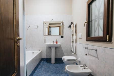 Flores Home Бари Екстериор снимка